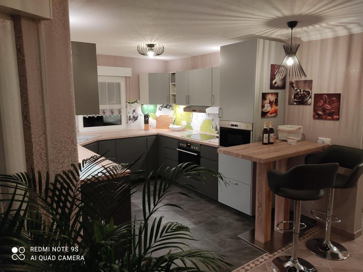 Grosszuegige Ferienwohnung Am Waldesrand Im Seenland Lauta Exteriör bild